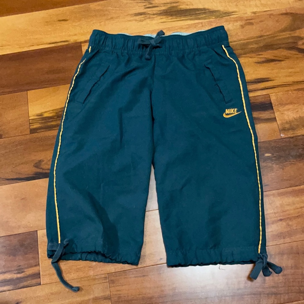 Nike Windbreaker Capri Pants